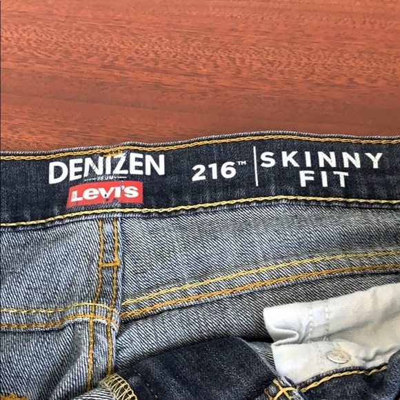 Levi’s skinny fit dark blue jeans! - Picture 6 of 7